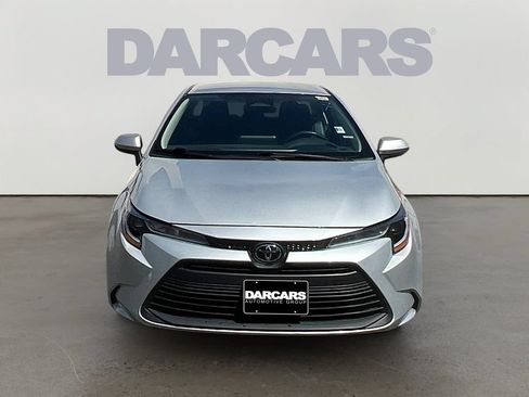Used 2025 Toyota Corolla LE FWD image 2