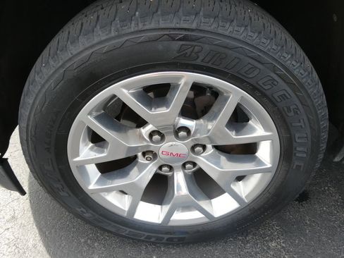 Used 2017 GMC Yukon SLE w/ SLE Value Package AWD/4WD image 10
