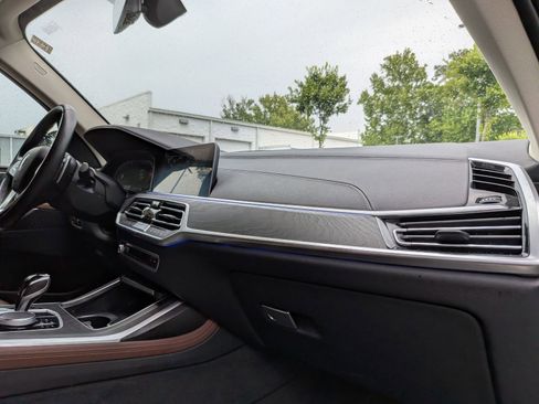 Used 2022 BMW X7 xDrive40i w/ Premium Package AWD/4WD image 43