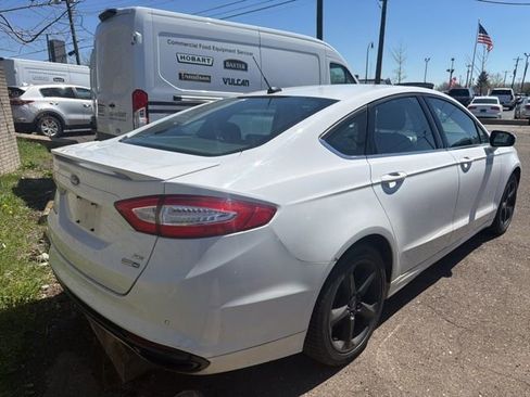 Used 2016 Ford Fusion SE AWD/4WD image 5