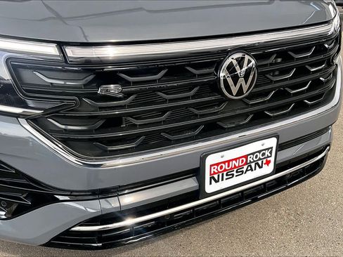 Used 2024 Volkswagen Atlas Cross Sport SEL R-Line image 29