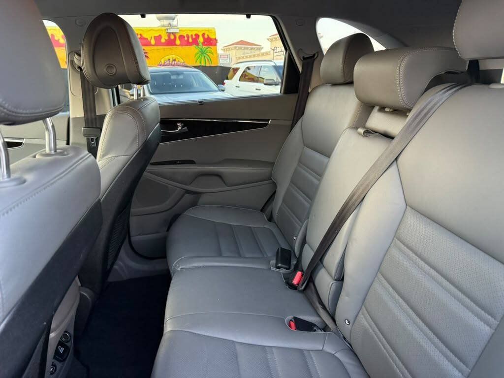 Used 2016 Kia Sorento EX w/ EX Premium Package FWD image 28
