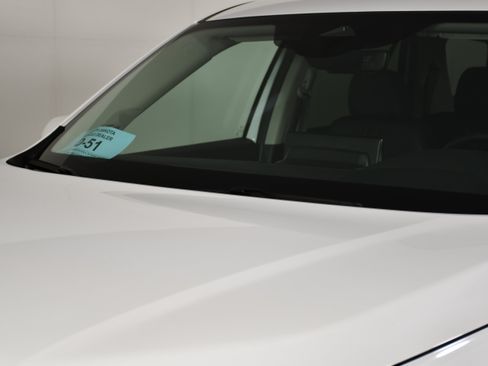 Certified 2026 Honda Pilot Touring image 12