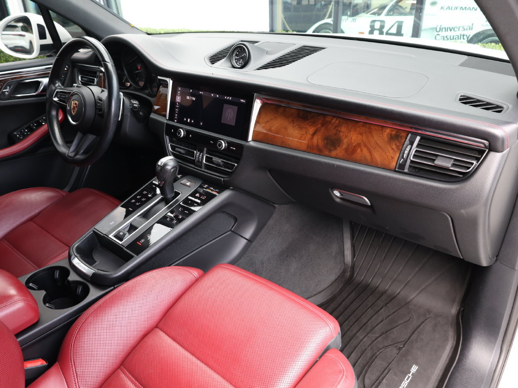 Used 2023 Porsche Macan Turbo AWD/4WD image 20