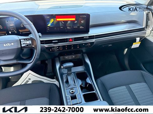 New 2026 Kia Sorento LX FWD image 17