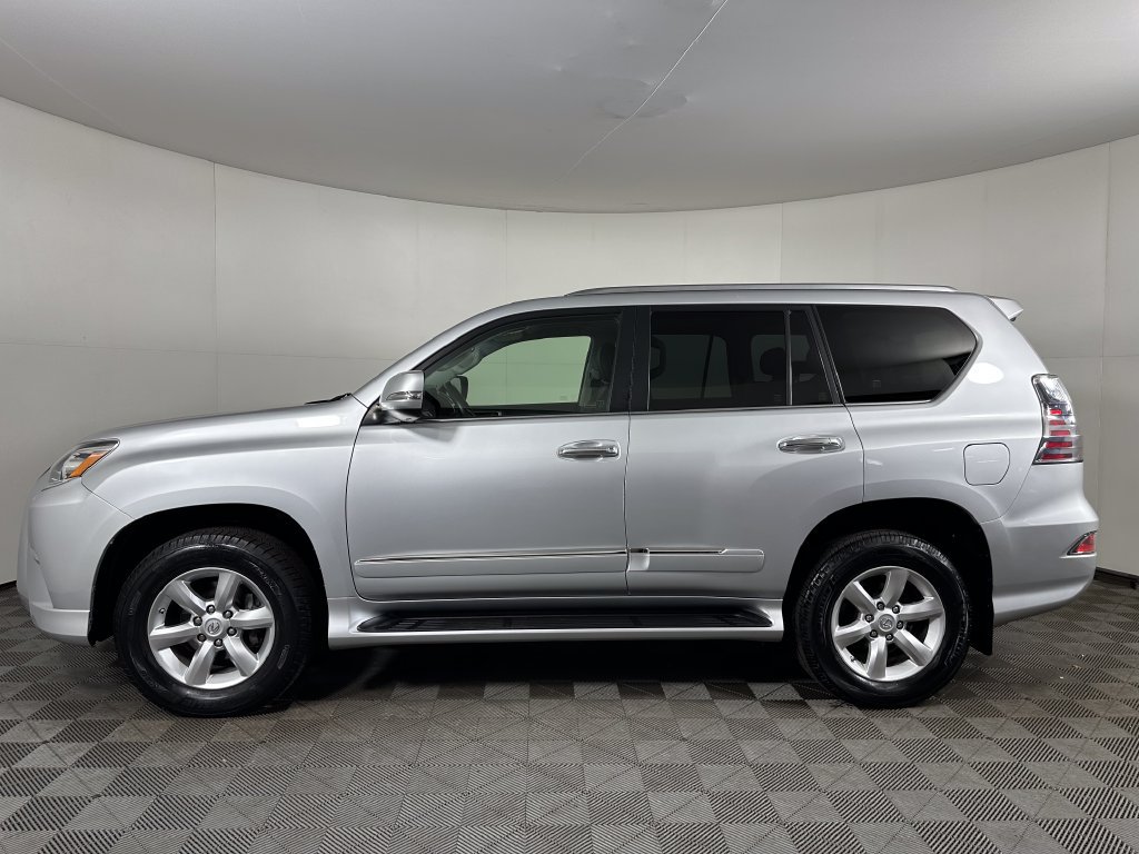 Used 2015 Lexus GX 460 AWD/4WD image 2