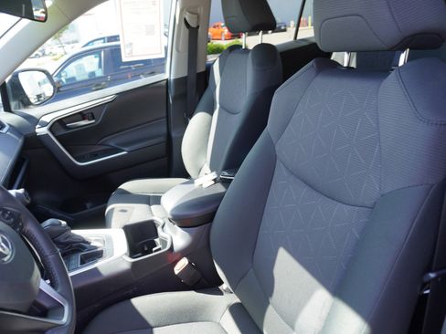 Used 2025 Toyota RAV4 XLE w/ Convenience Package FWD image 23