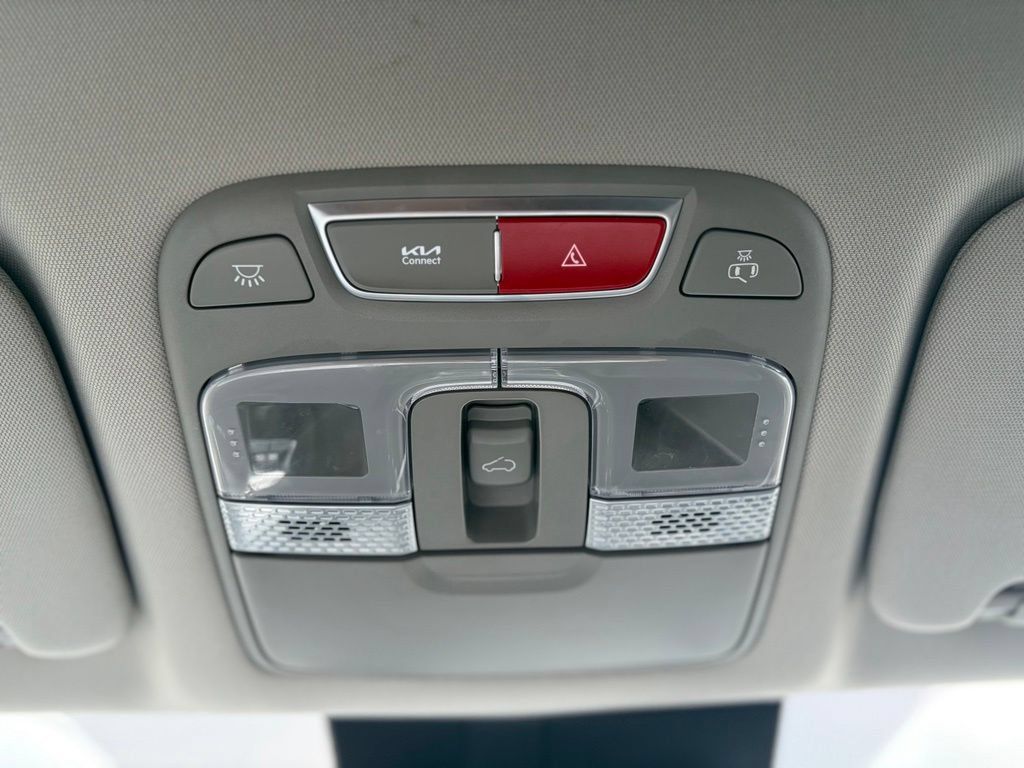 Used 2025 Kia Telluride S AWD/4WD image 36