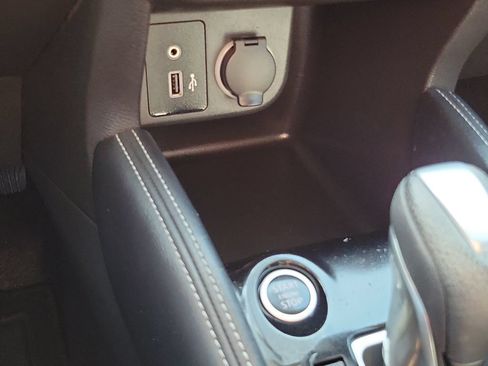 Used 2019 Nissan Kicks SR w/ SR Premium Package FWD image 26