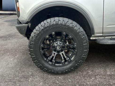 Used 2021 Ford Bronco Black Diamond image 8