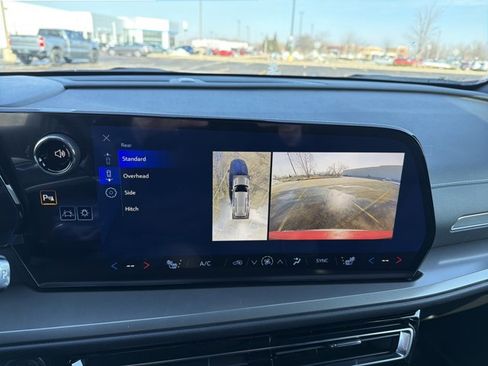 New 2026 Chevrolet Traverse LT image 16