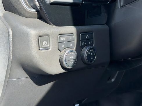 Used 2022 Chevrolet Silverado 1500 LT Trail Boss AWD/4WD image 24