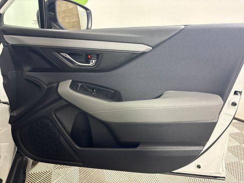 Used 2025 Subaru Outback Premium w/ Popular Package #1A image 31