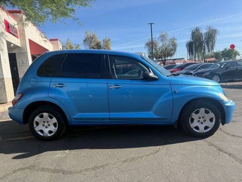 Used 2009 Chrysler PT Cruiser FWD image 2