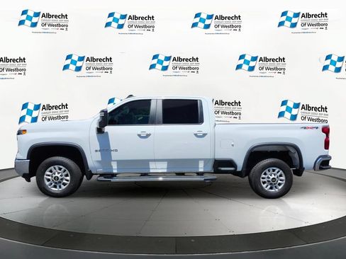 Used 2025 Chevrolet Silverado 2500 LT w/ Convenience Package AWD/4WD image 2