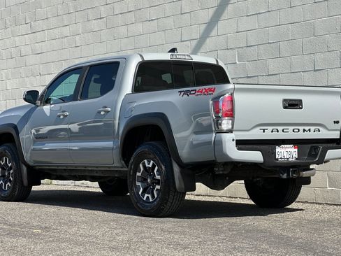 Used 2020 Toyota Tacoma TRD Off-Road w/ Technology Package AWD/4WD image 6