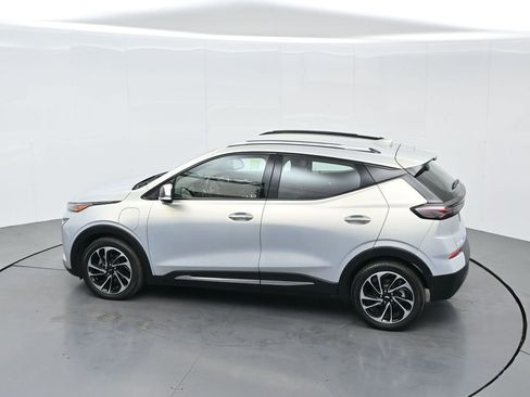 Used 2023 Chevrolet Bolt EUV Premier image 58