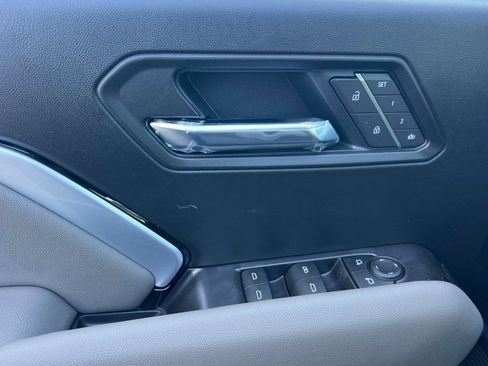 New 2026 Chevrolet Colorado ZR2 w/ Technology Package AWD/4WD image 8