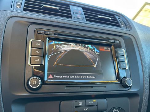 Used 2015 Volkswagen Jetta S image 33