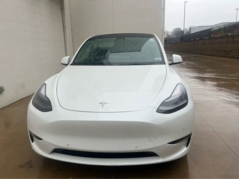 Used 2022 Tesla Model Y Performance image 3
