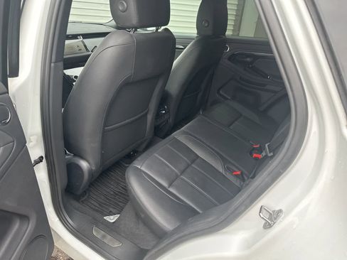 Used 2022 Land Rover Range Rover Evoque R-Dynamic S image 15