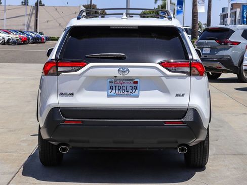 Used 2021 Toyota RAV4 XLE w/ Carpet Mat Package (TMS) FWD image 6
