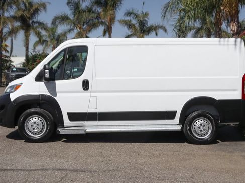 Used 2025 RAM ProMaster 2500 w/ U-Haul Equipment Group FWD image 5