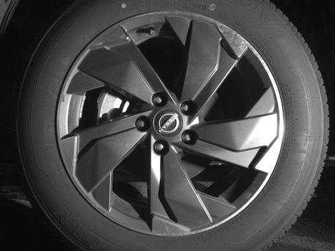 Used 2025 Nissan Rogue SV image 12