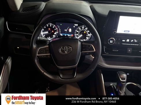 Certified 2024 Toyota Highlander LE AWD/4WD image 14