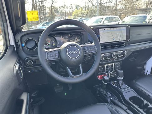 Used 2024 Jeep Wrangler Unlimited Rubicon 4xe image 26