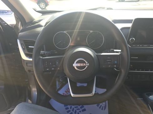 Used 2024 Nissan Rogue SV AWD/4WD image 14