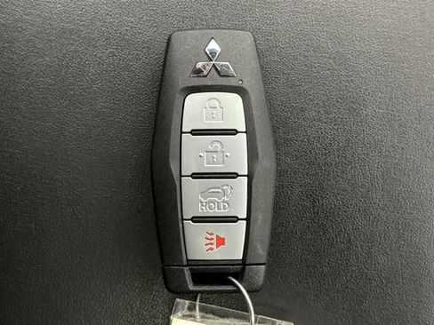 Used 2024 Mitsubishi Outlander SE AWD/4WD image 10