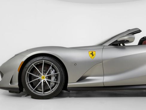 Used 2022 Ferrari 812 GTS image 15
