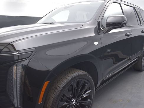 Certified 2026 Cadillac Escalade Platinum Sport w/ LPO, ONYX Package AWD/4WD image 39