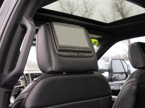 Used 2019 Ford F250 Platinum w/ Platinum Ultimate Package image 20