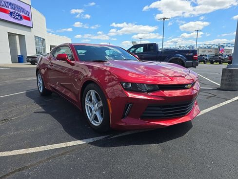 Used 2016 Chevrolet Camaro LT RWD image 3