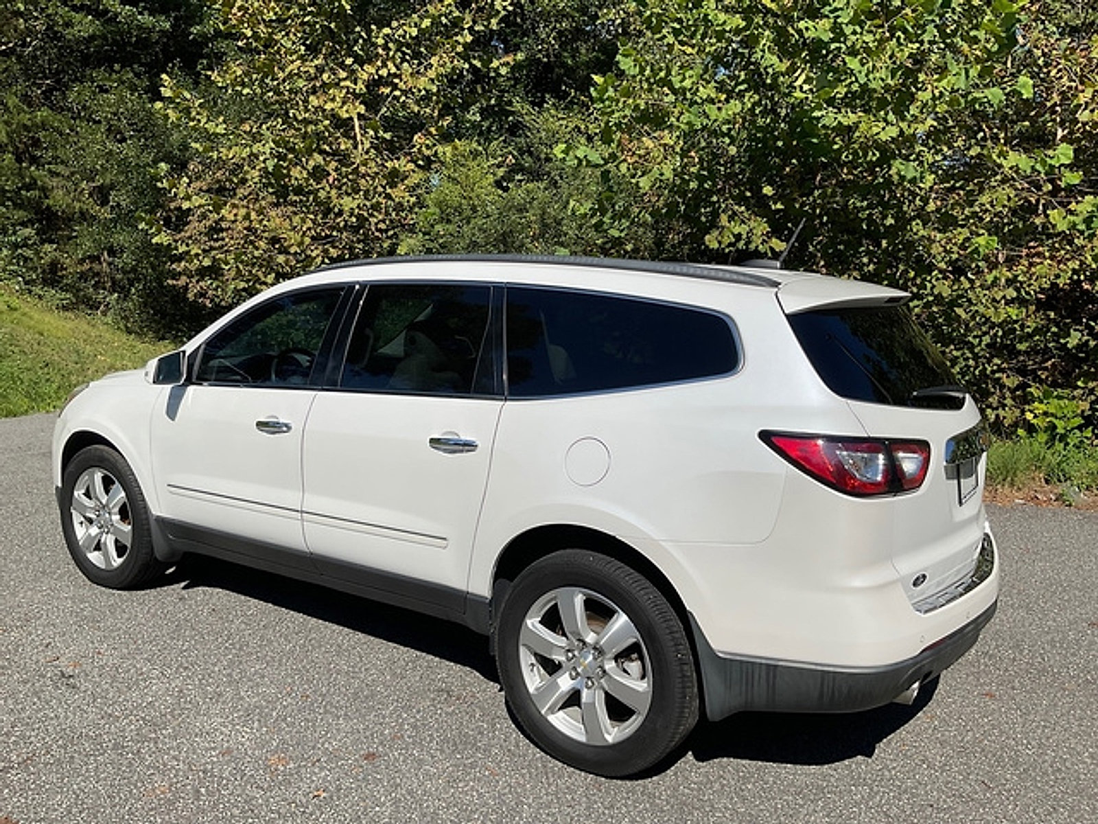 Used 2016 Chevrolet Traverse LTZ FWD image 8