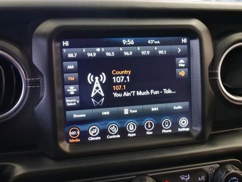 Used 2021 Jeep Wrangler Unlimited Sahara w/ Cold Weather Group image 18