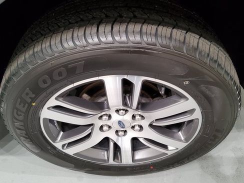 Used 2023 Ford Expedition Limited image 38