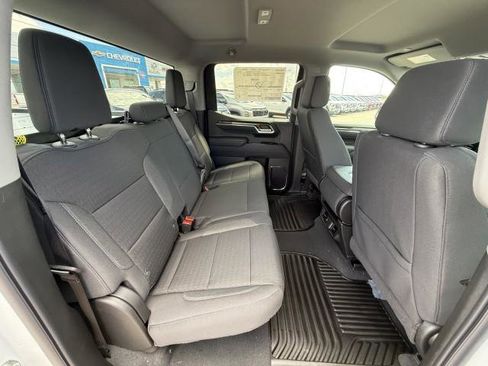 New 2026 GMC Sierra 1500 SLE image 23