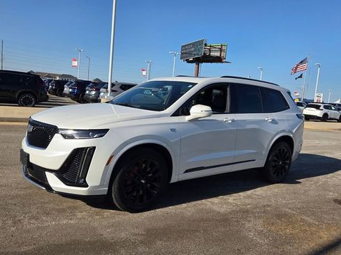 Used 2023 Cadillac XT6 Sport AWD/4WD image 3