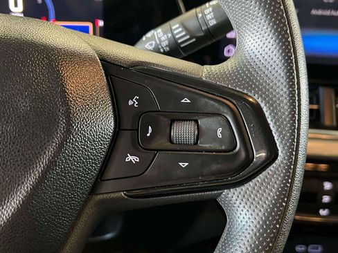 Used 2024 Chevrolet Trax LT FWD image 18