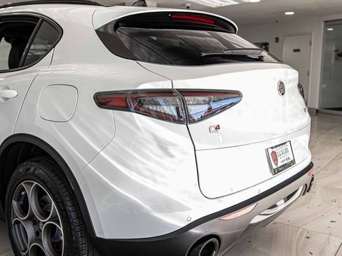 New 2025 Alfa Romeo Stelvio Sprint image 14