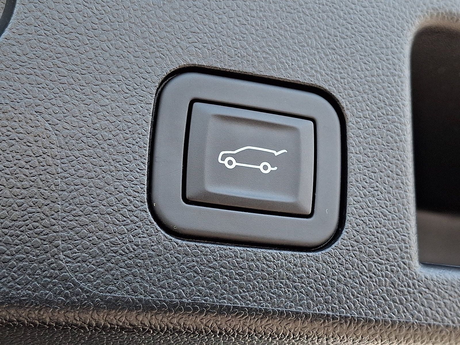 Certified 2025 Chevrolet Equinox RS FWD image 30