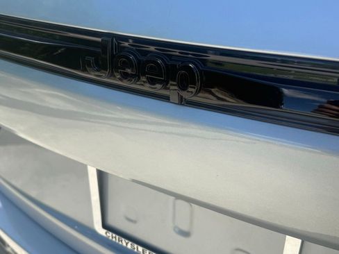 New 2025 Jeep Grand Cherokee Altitude image 35