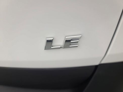 Used 2021 Toyota RAV4 LE FWD image 13
