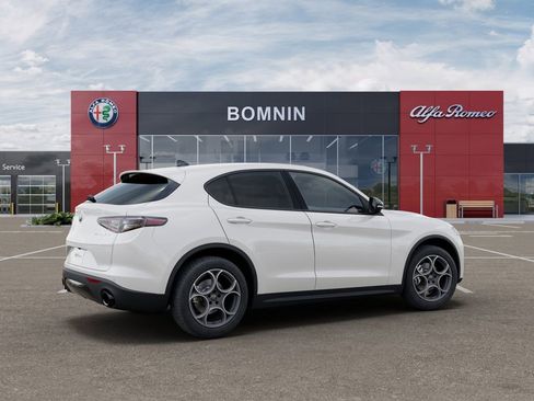 New 2025 Alfa Romeo Stelvio Sprint w/ Convenience Package image 4