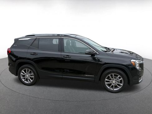 Used 2024 GMC Terrain SLT image 15