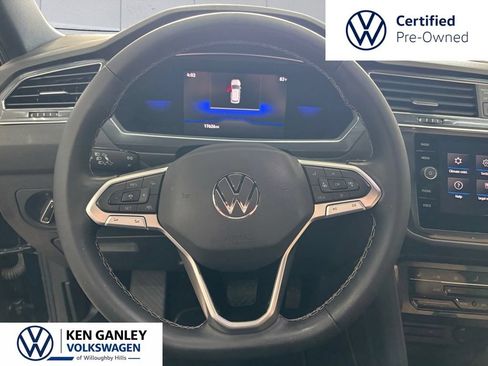 Certified 2023 Volkswagen Tiguan SE w/ Panoramic Sunroof Package AWD/4WD image 11