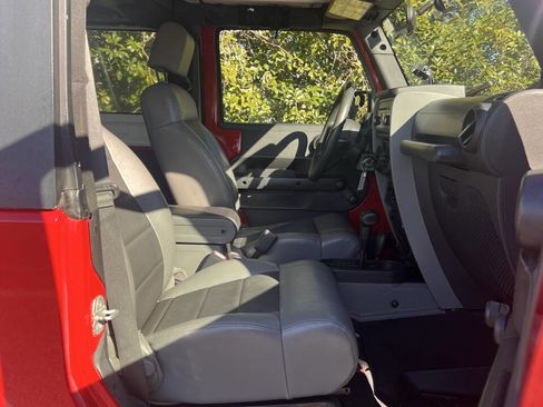 Used 2009 Jeep Wrangler X image 14